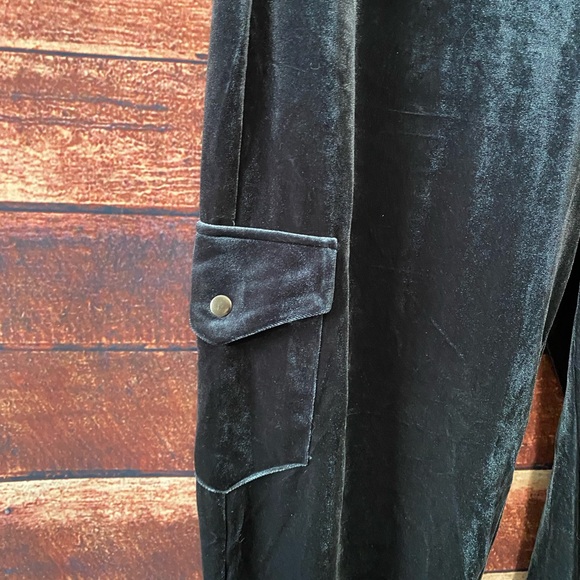 Venus Velvet Blue Cargo Joggers. NWOT. Medium. - Picture 4 of 11